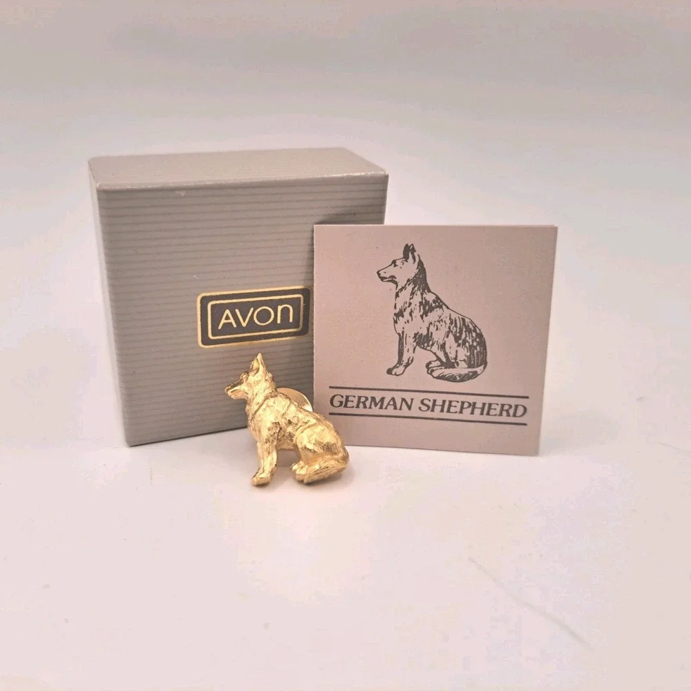 Vintage Gold Tone Genuine Avon 3D German Shepard Collectible Lapel Pin - Picture 2 of 5